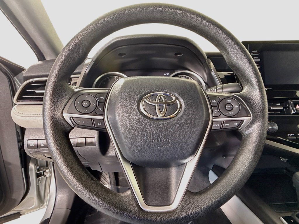 Used 2022 Toyota Camry LE AWD/4WD image 12