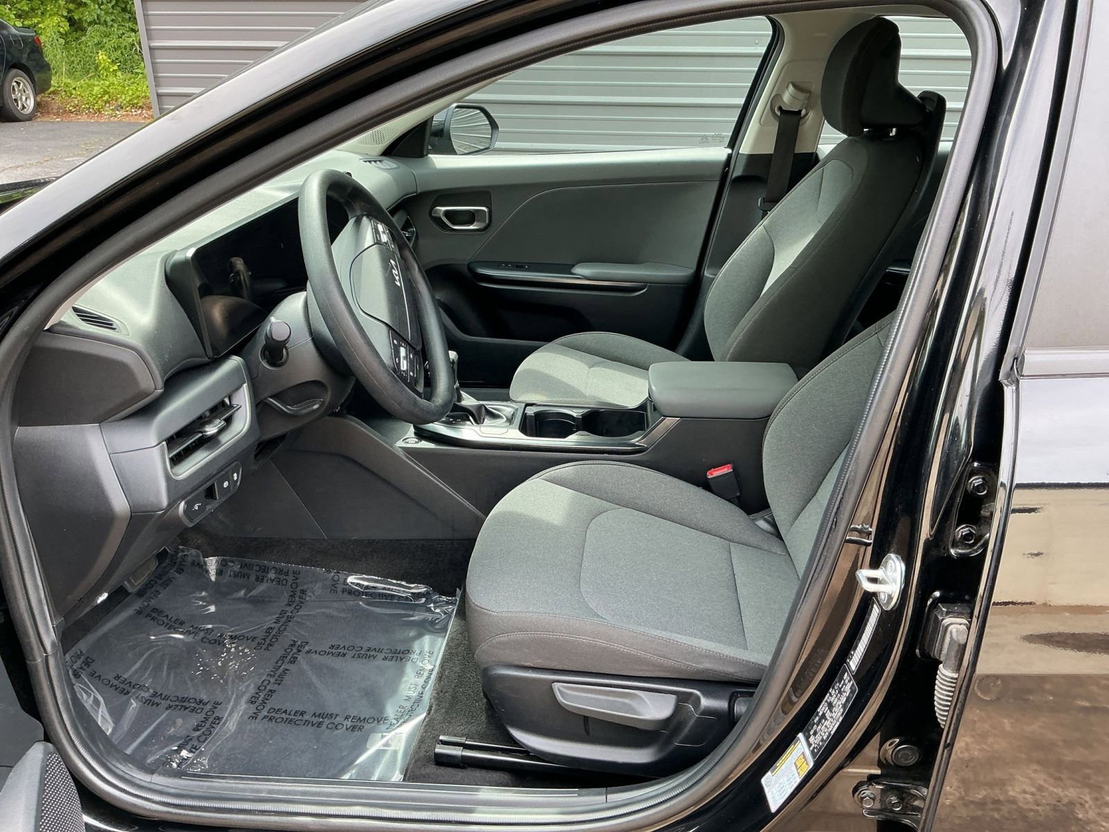 Used 2025 Kia K4 FWD image 23