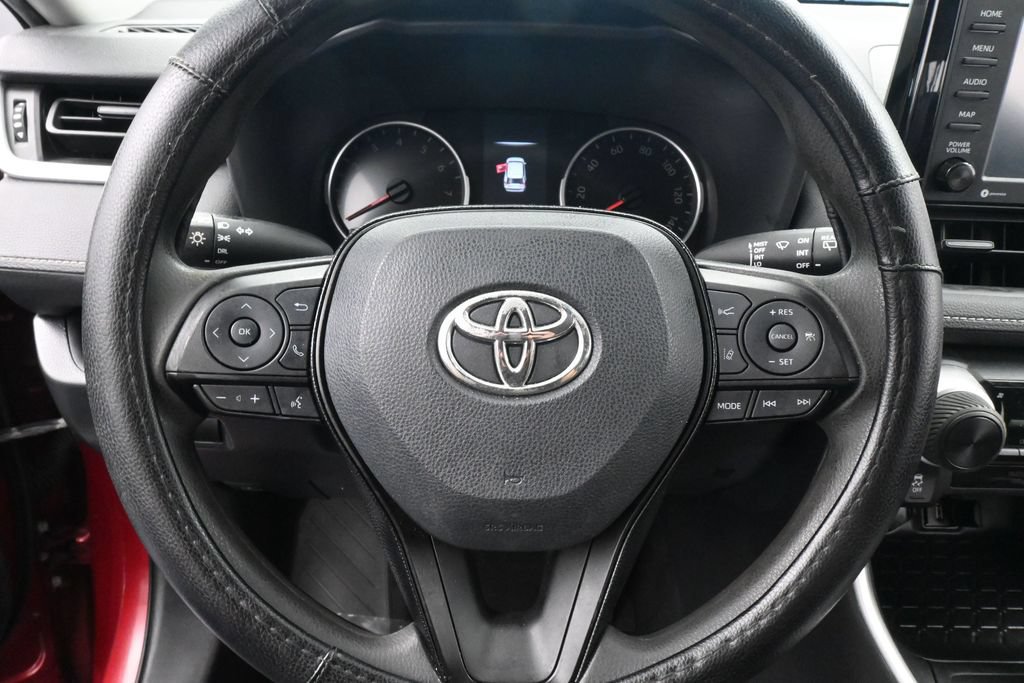 Used 2021 Toyota RAV4 LE FWD image 13