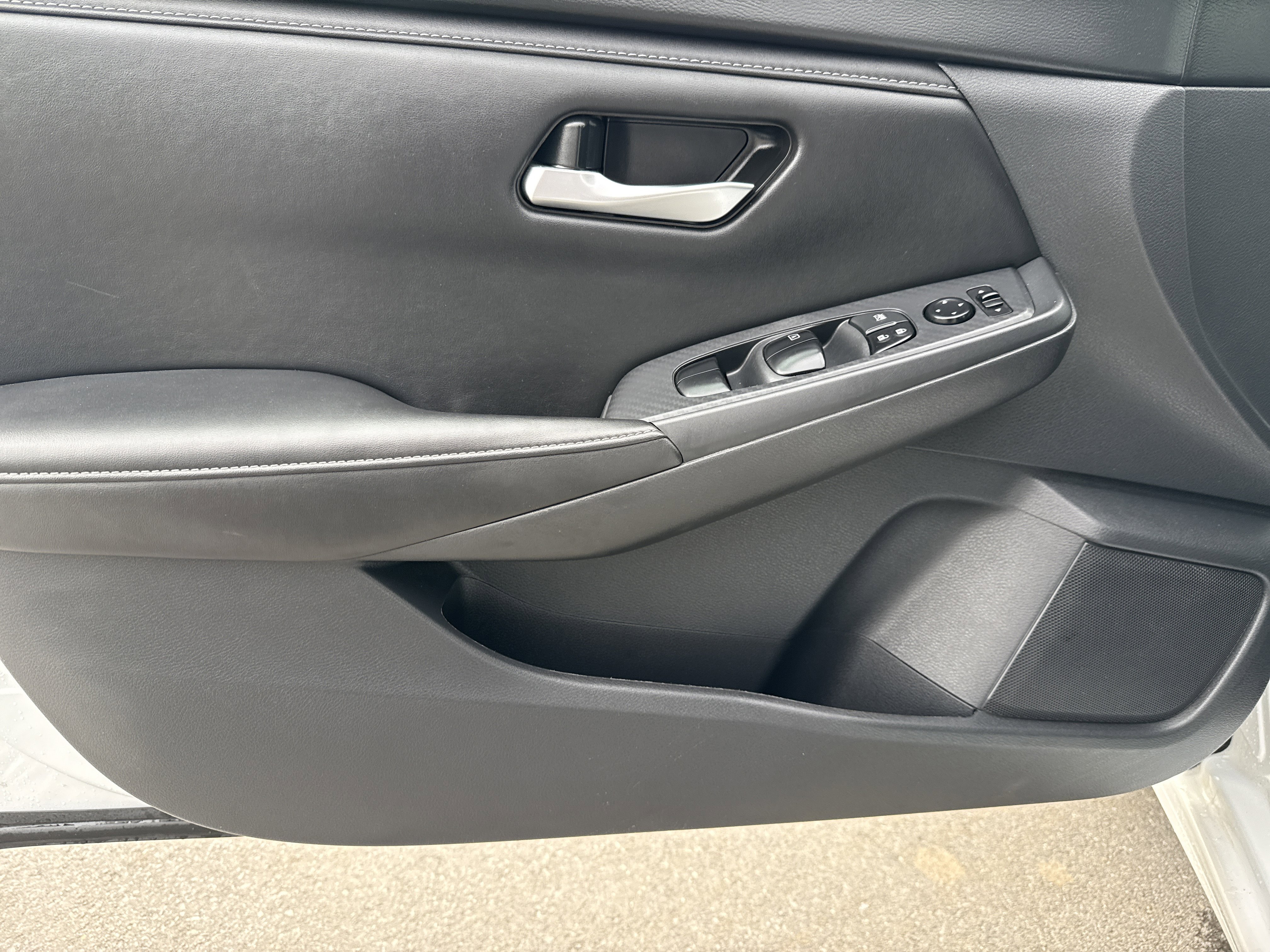Used 2024 Nissan Sentra SV FWD image 15