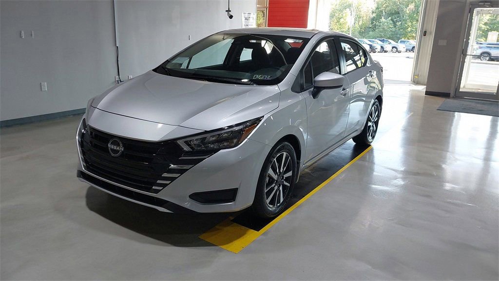 Used 2025 Nissan Versa SV w/ Trunk Package image 18