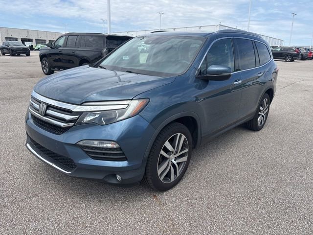 Used 2017 Honda Pilot Touring image 1