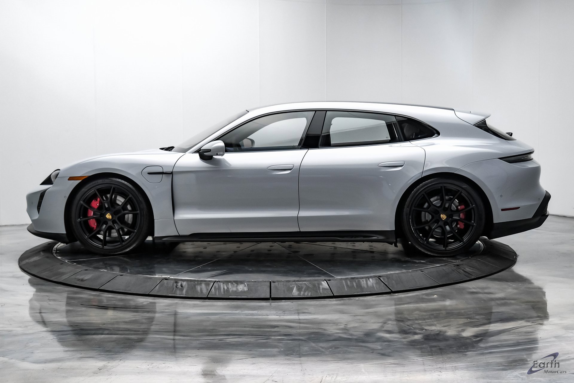 Used 2023 Porsche Taycan GTS w/ Premium Package image 5