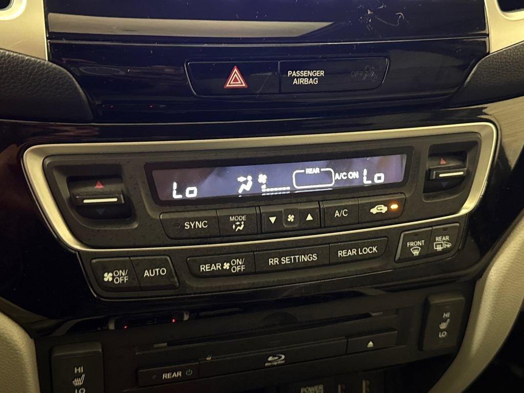 Used 2018 Honda Pilot Touring image 29