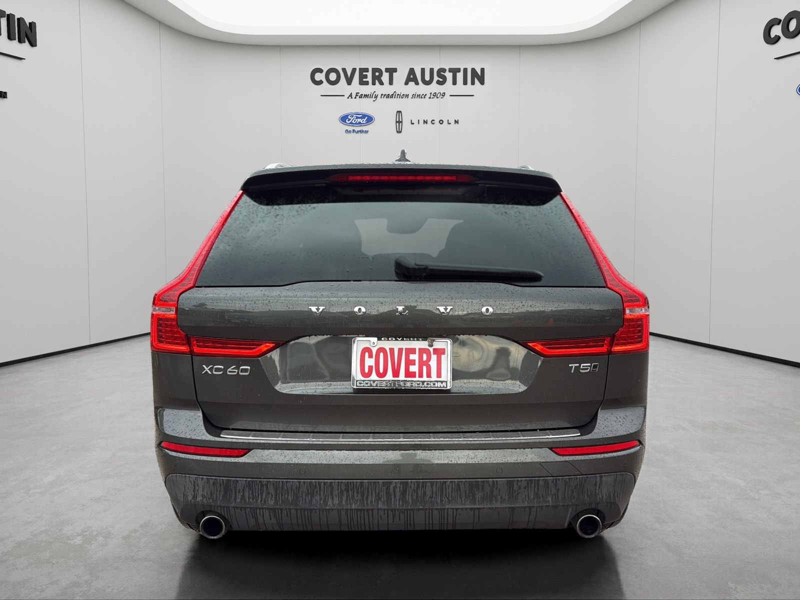 Used 2019 Volvo XC60 T5 Momentum w/ Multimedia Package AWD/4WD image 4