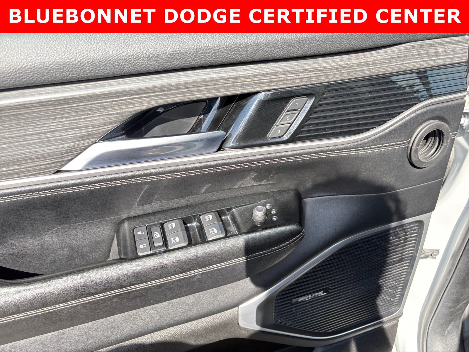 Used 2024 Jeep Wagoneer Series II w/ Flexible Seating Group RWD image 10