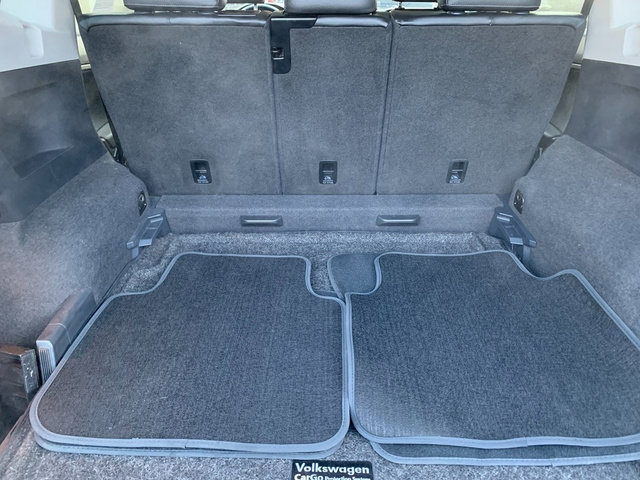 Used 2018 Volkswagen Tiguan SE w/ 18" Alloy Wheels Package image 6