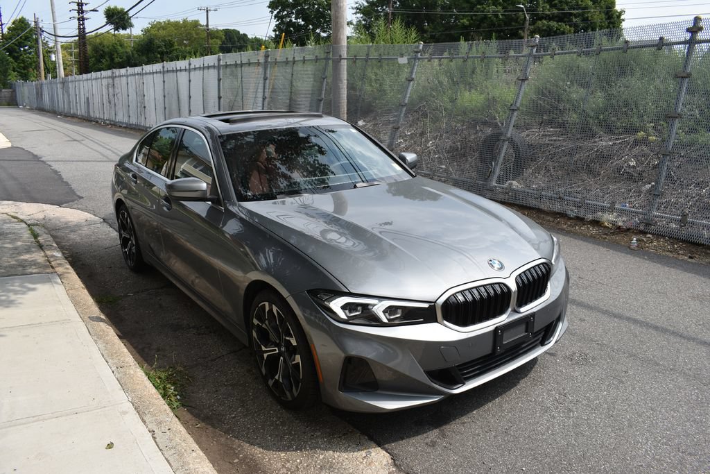 Used 2026 BMW 330i Sedan RWD image 4