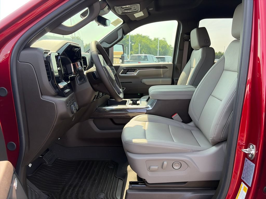 New 2026 Chevrolet Silverado 2500 LTZ w/ LTZ Premium Package AWD/4WD image 14