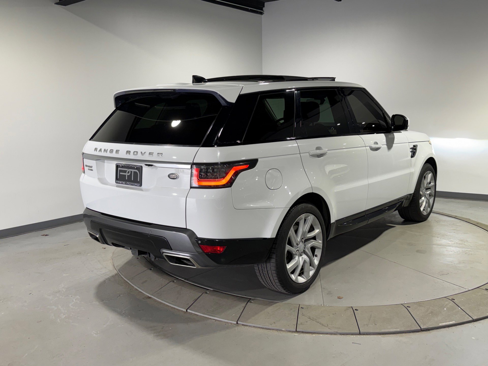 Used 2018 Land Rover Range Rover Sport HSE AWD/4WD image 10