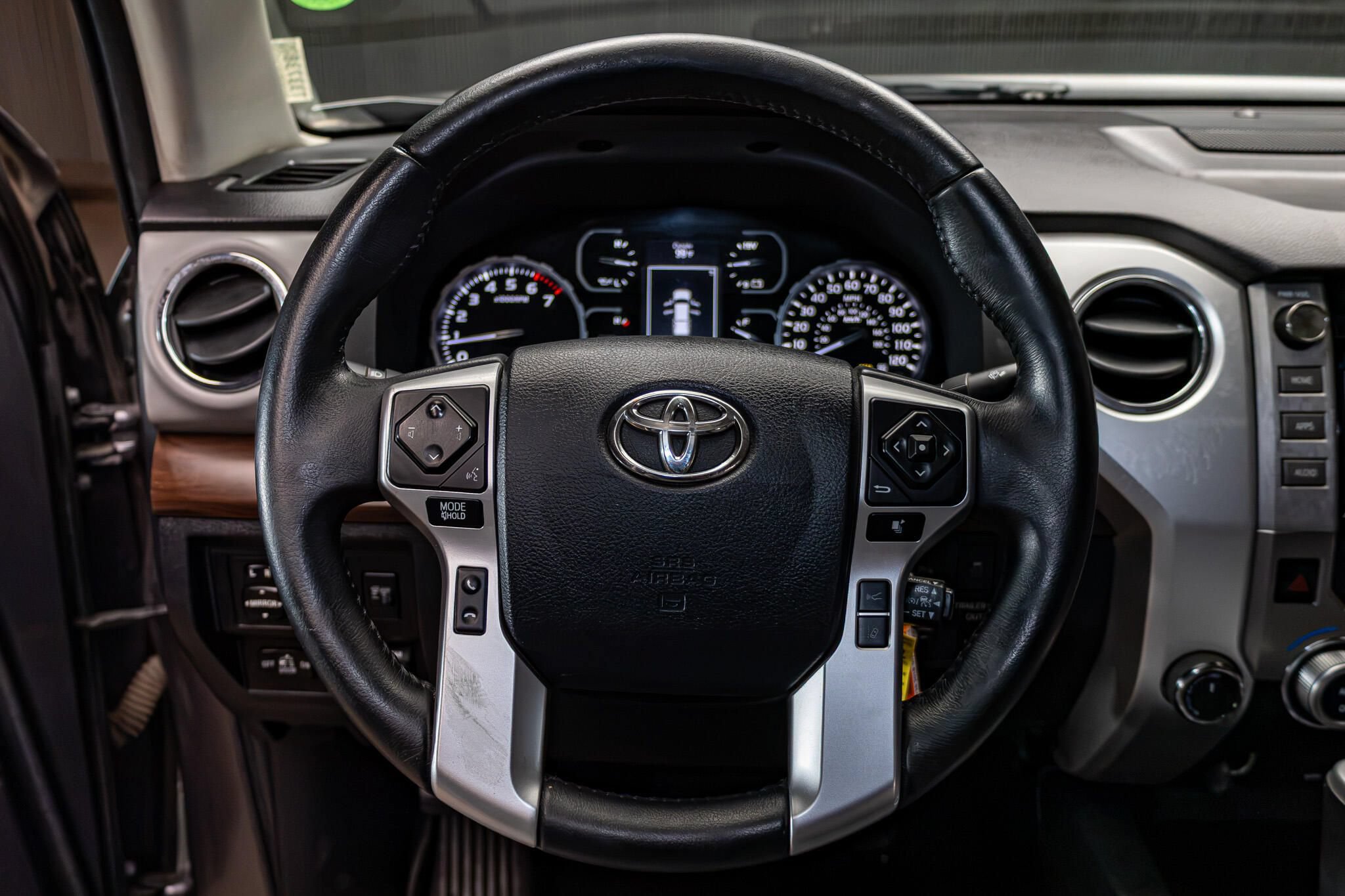 Used 2018 Toyota Tundra Limited w/ Limited Premium Package AWD/4WD image 15