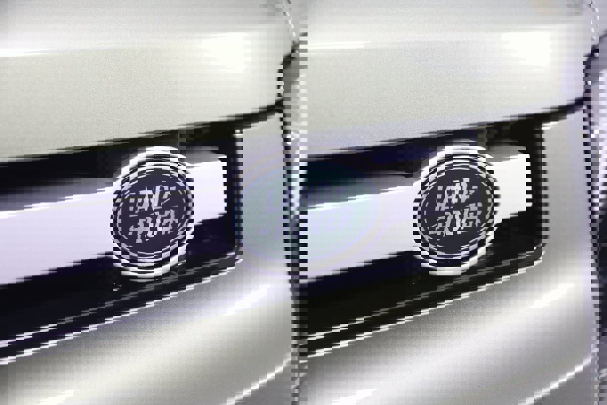 Used 2023 Land Rover Defender 110 S image 18