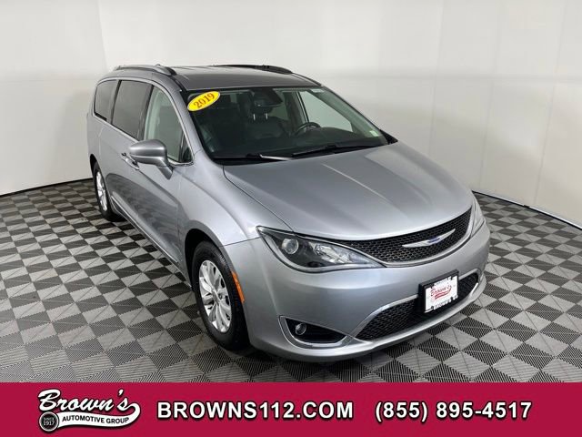 Used 2019 Chrysler Pacifica Touring-L image 1