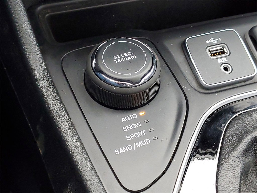 Used 2022 Jeep Cherokee Limited image 28