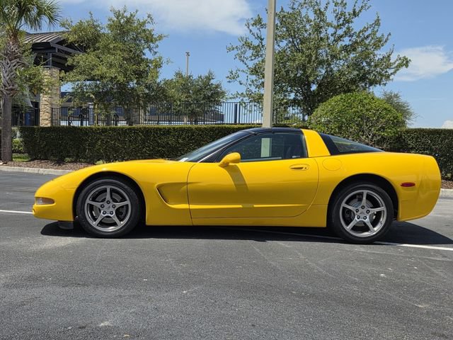 Used 2001 Chevrolet Corvette Coupe w/ Preferred Equipment Group2 RWD image 3