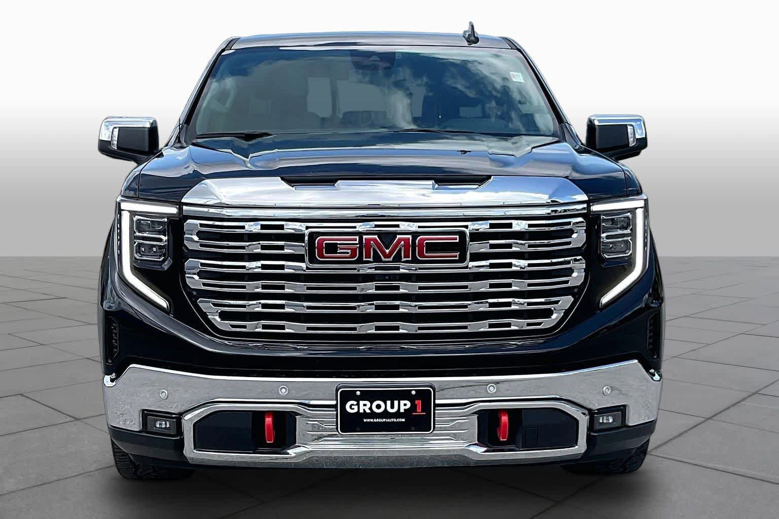 Used 2024 GMC Sierra 1500 SLT AWD/4WD image 4