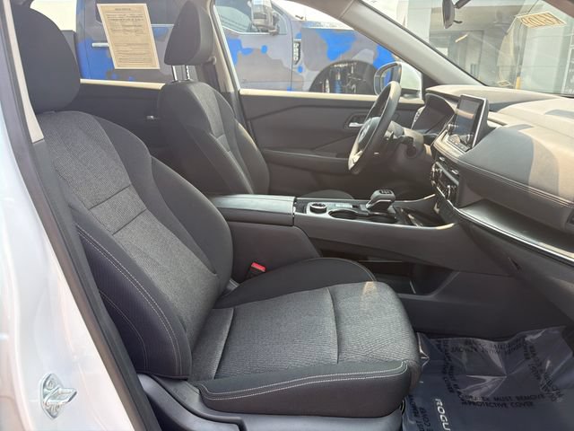 Used 2024 Nissan Rogue SV AWD/4WD image 24