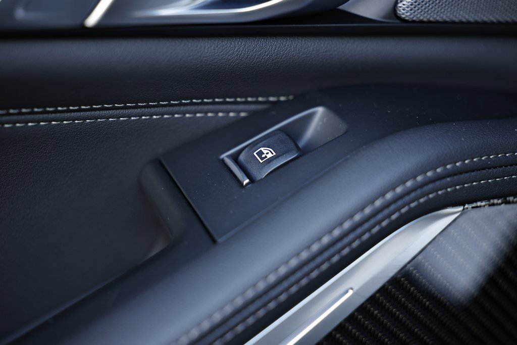 New 2026 BMW X5 M60i w/ Executive Package image 25