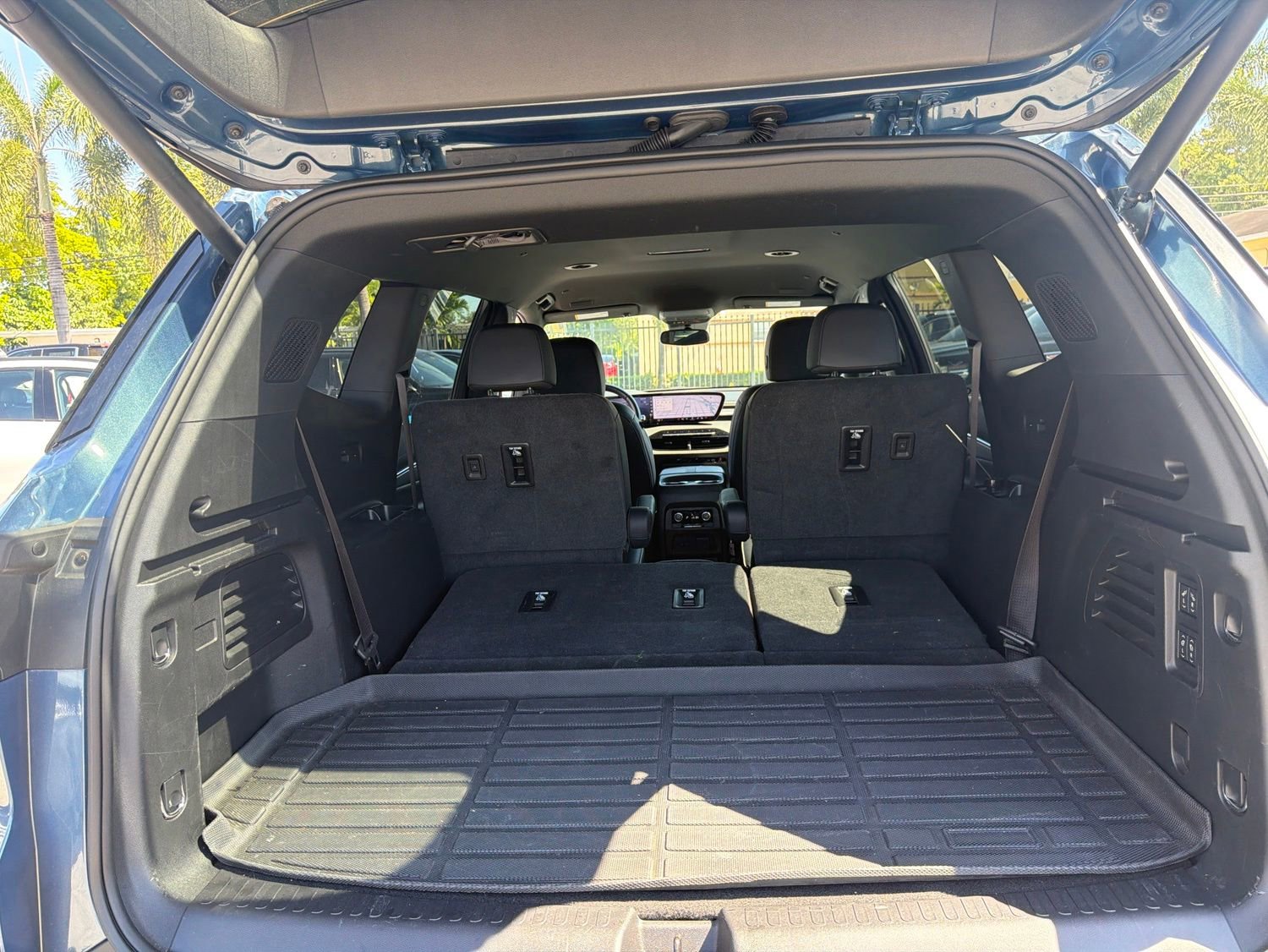 Used 2025 Buick Enclave Preferred w/ Power Package FWD image 19