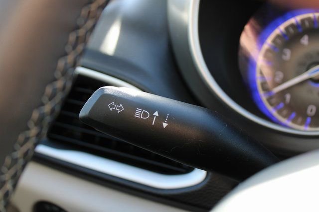 Used 2022 Chrysler Pacifica Touring-L image 32
