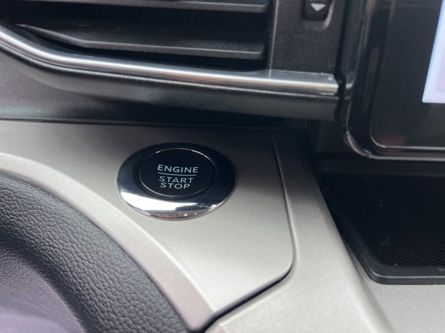 Used 2022 Ford Explorer XLT w/ Equipment Group 202A image 32