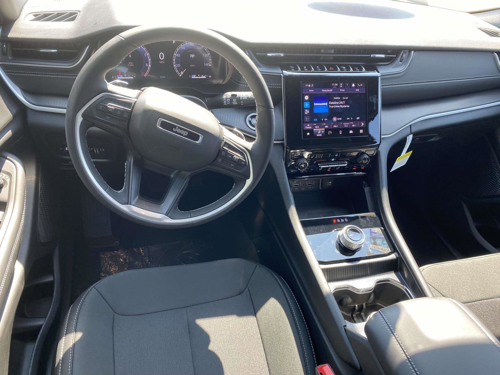 New 2025 Jeep Grand Cherokee Laredo X w/ Luxury Tech Group I image 18