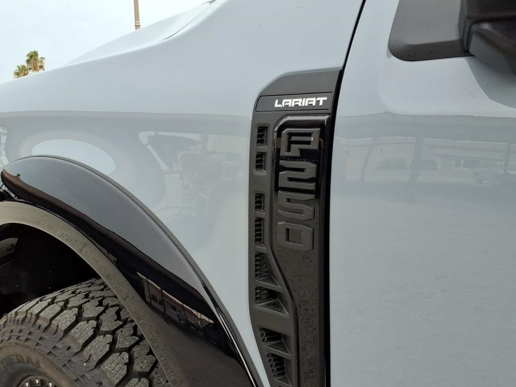New 2026 Ford F250 Lariat w/ Black Appearance Package AWD/4WD image 11