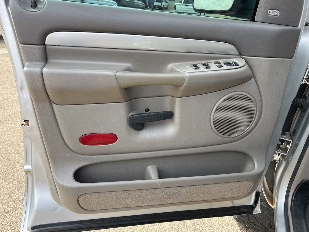 Used 2005 Dodge Ram 2500 Truck SLT image 9