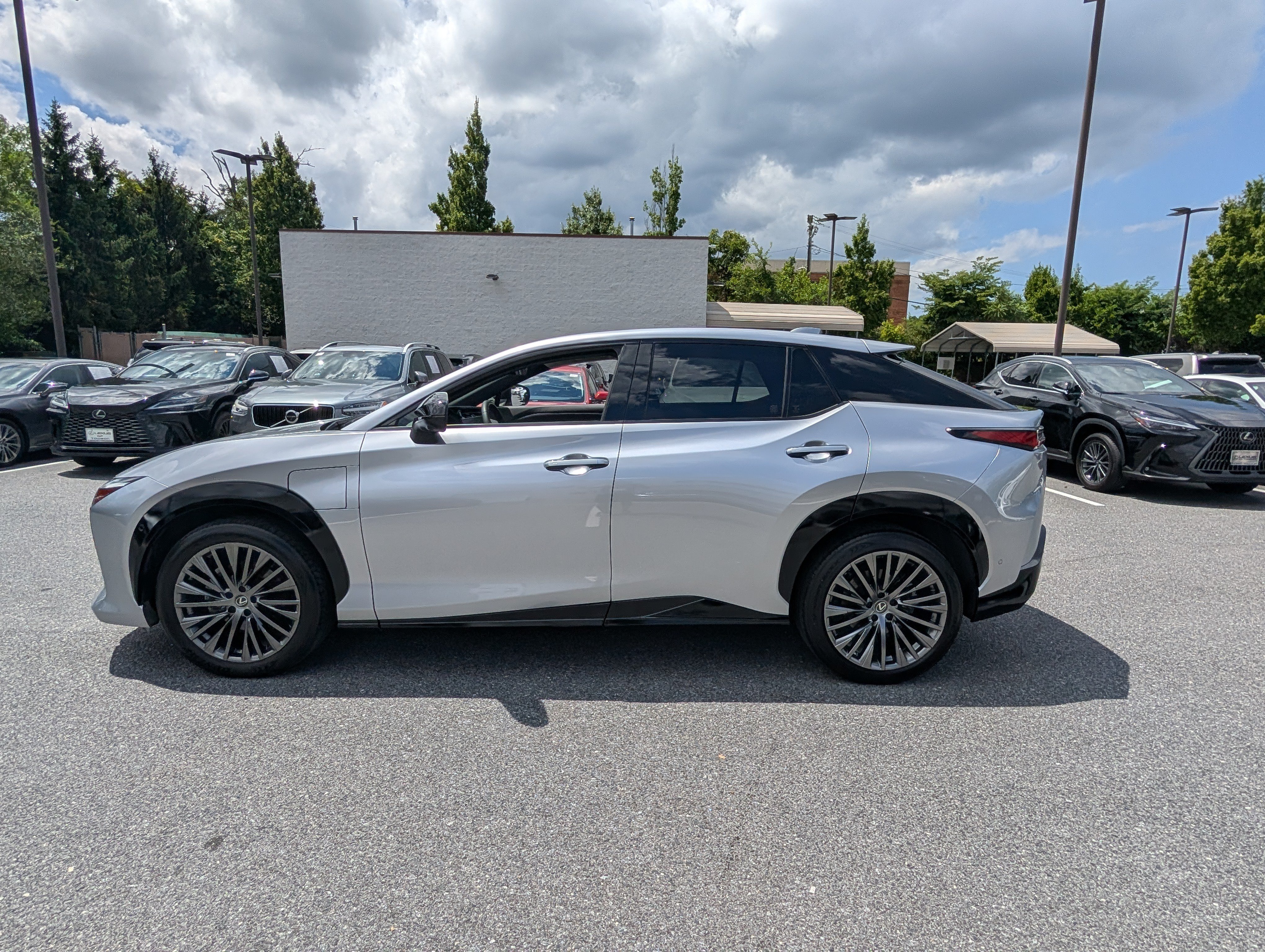 Certified 2023 Lexus RZ 450e Premium w/ Accessory Package (Z1) AWD/4WD image 6