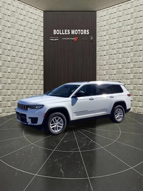 Certified 2023 Jeep Grand Cherokee L Laredo w/ Luxury Tech Group I AWD/4WD image 8