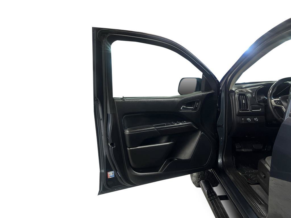 Used 2020 GMC Canyon SLE w/ Elevation Edition AWD/4WD image 18