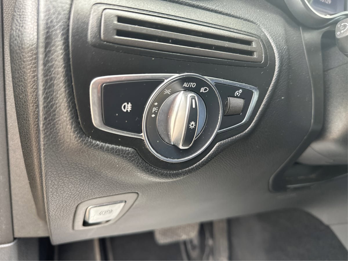 Used 2017 Mercedes-Benz GLC 300 4MATIC w/ Premium 1 Package image 15