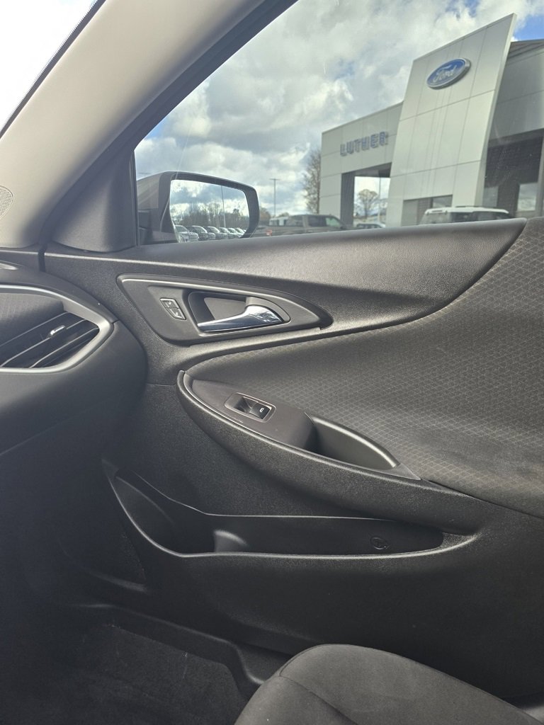 Used 2022 Chevrolet Malibu LT w/ Sport Edition image 19
