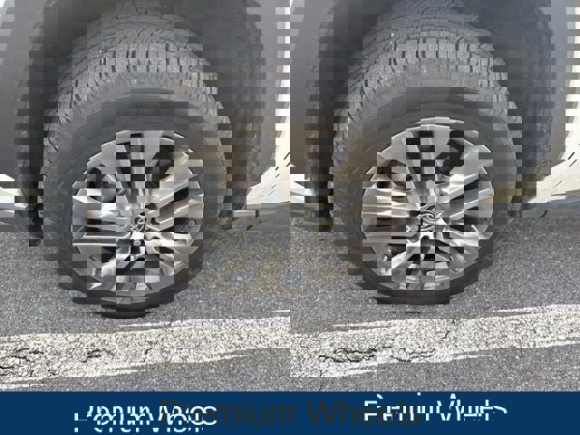 Used 2019 Toyota RAV4 Limited w/ Advanced Technology Package image 25