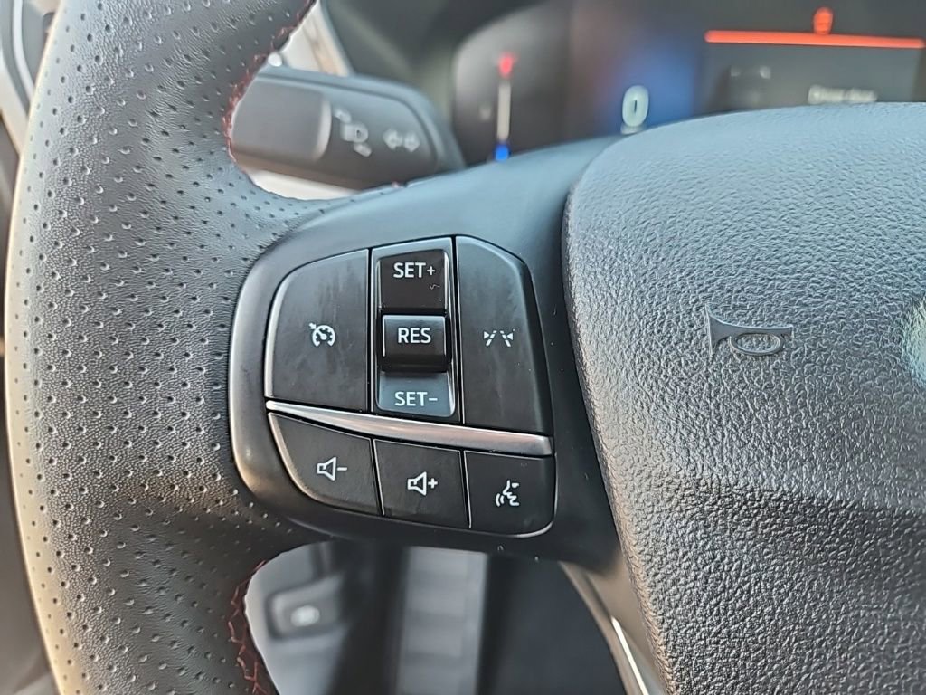 Used 2025 Ford Escape ST-Line image 19