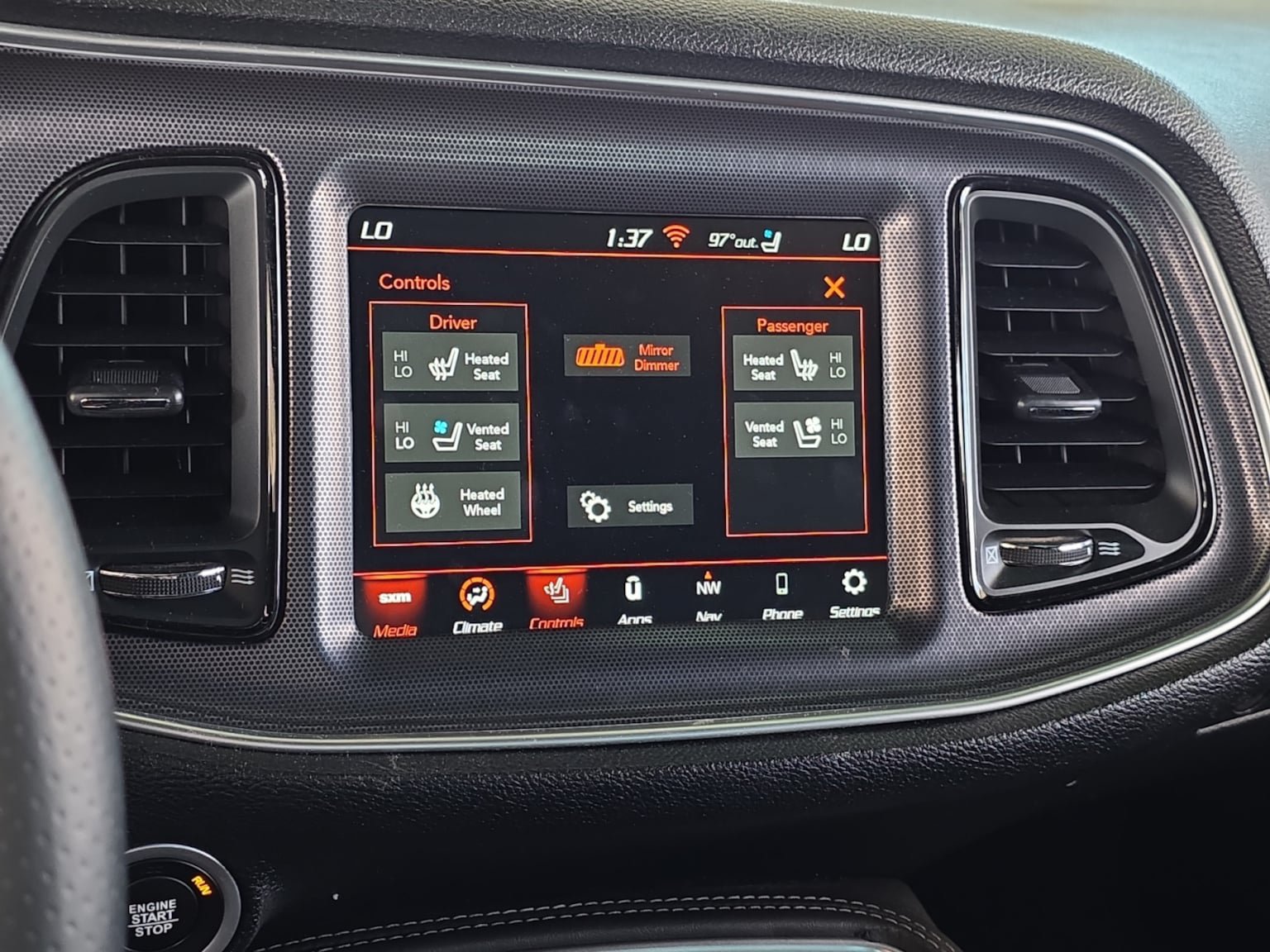 Used 2018 Dodge Challenger R/T Scat Pack w/ Leather Interior Group RWD image 18