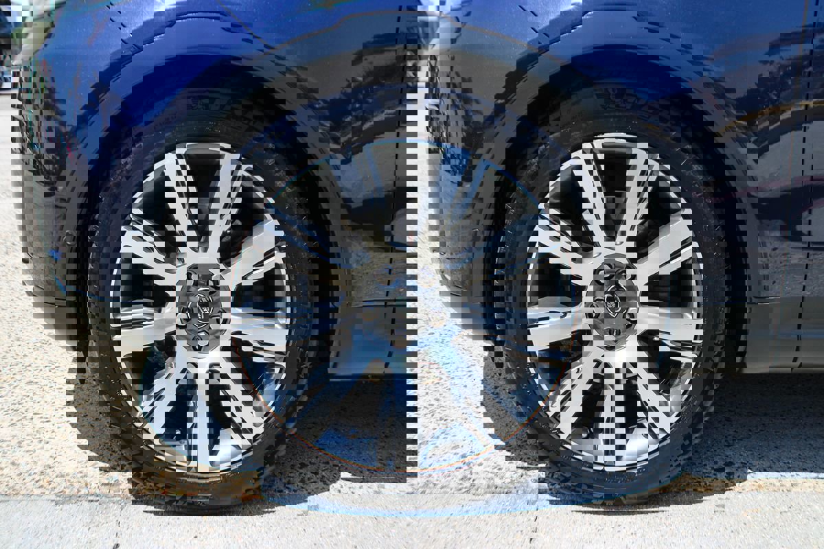 Used 2019 Land Rover Discovery HSE image 45