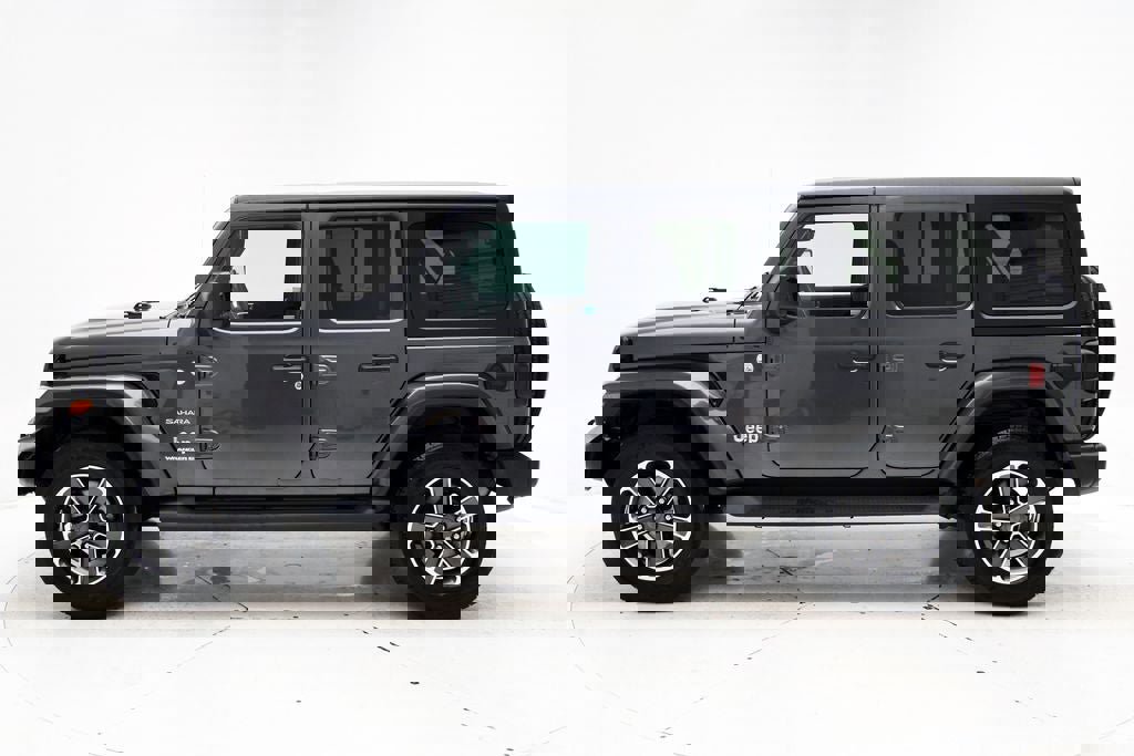 Used 2023 Jeep Wrangler Sahara w/ Cold Weather Group image 6