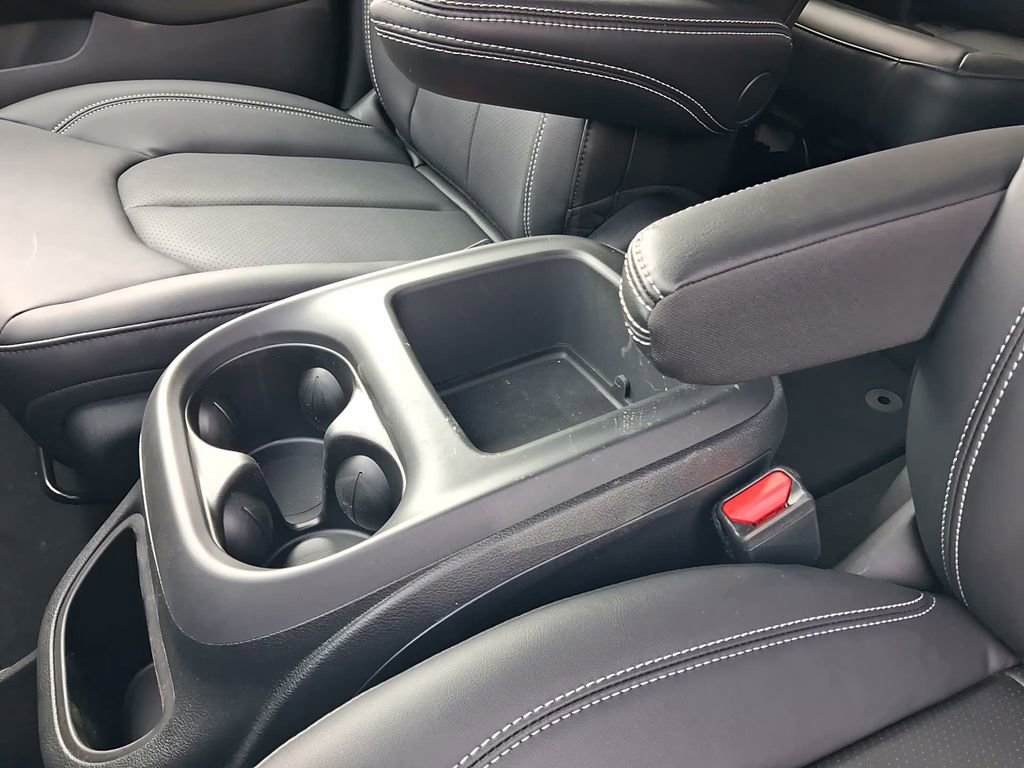 New 2026 Chrysler Voyager LX image 29