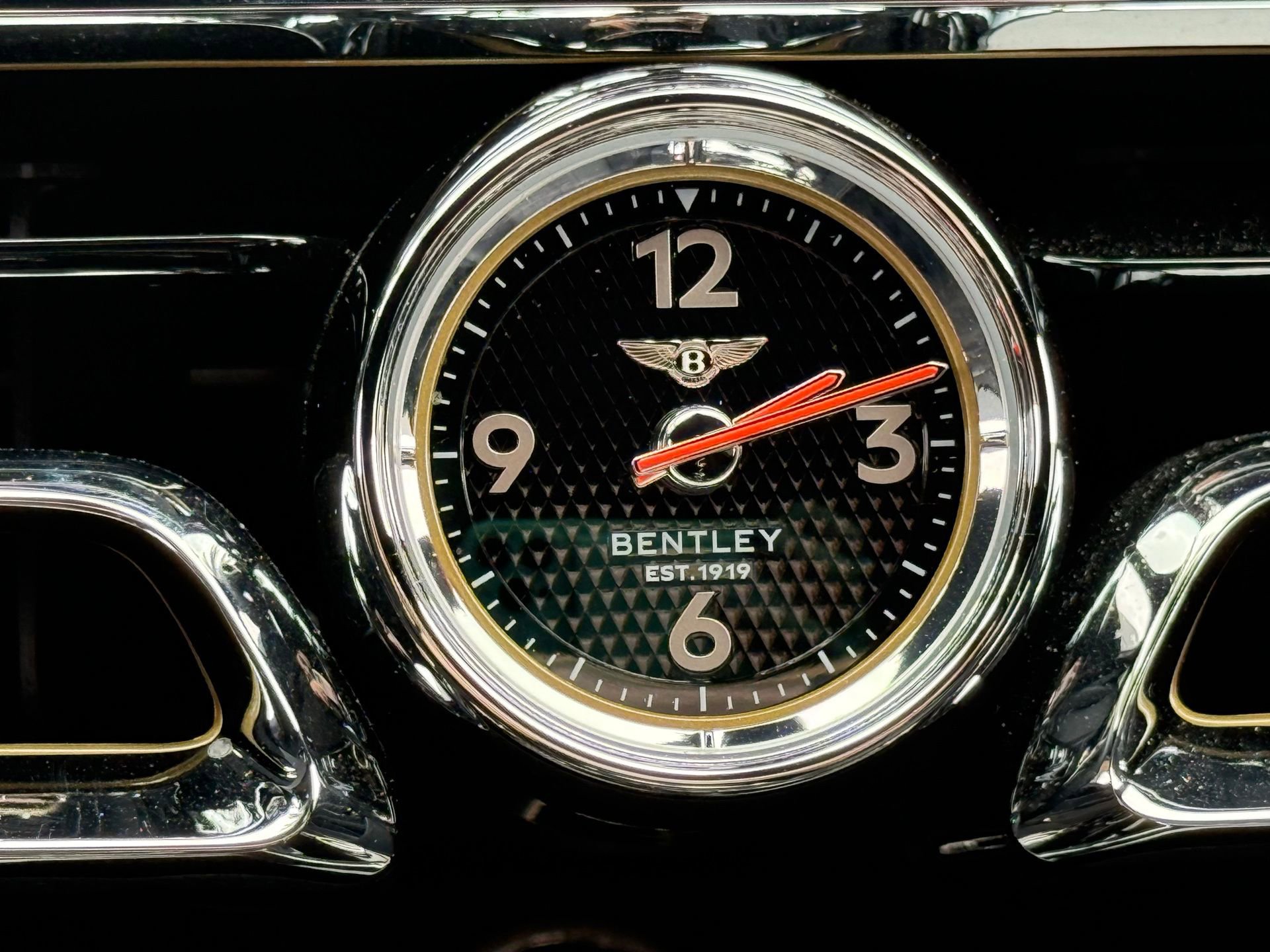 Used 2021 Bentley Flying Spur V8 image 46