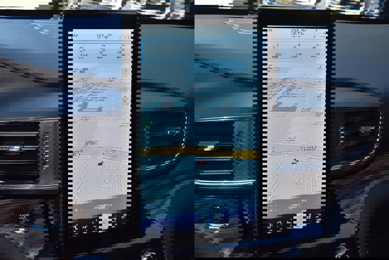 Used 2022 Ford Explorer Limited w/ Limited Technology Package image 29