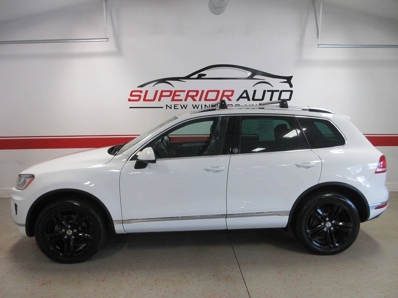 Used 2017 Volkswagen Touareg Wolfsburg Edition AWD/4WD image 3