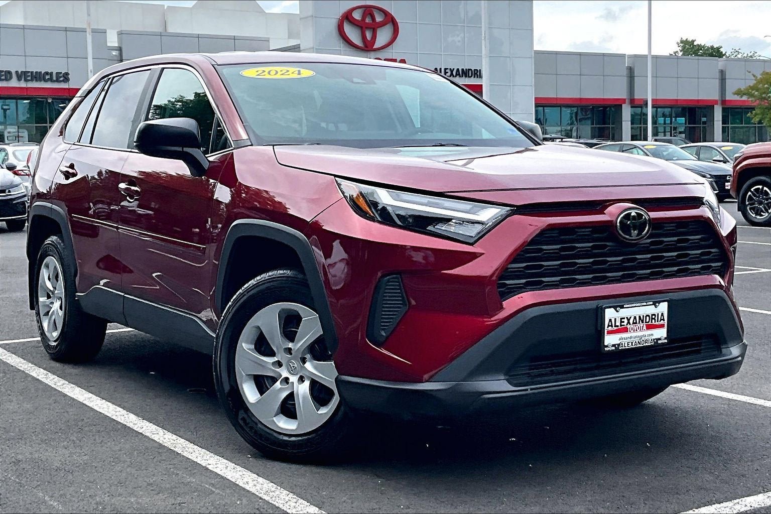 Used 2024 Toyota RAV4 LE AWD/4WD image 2