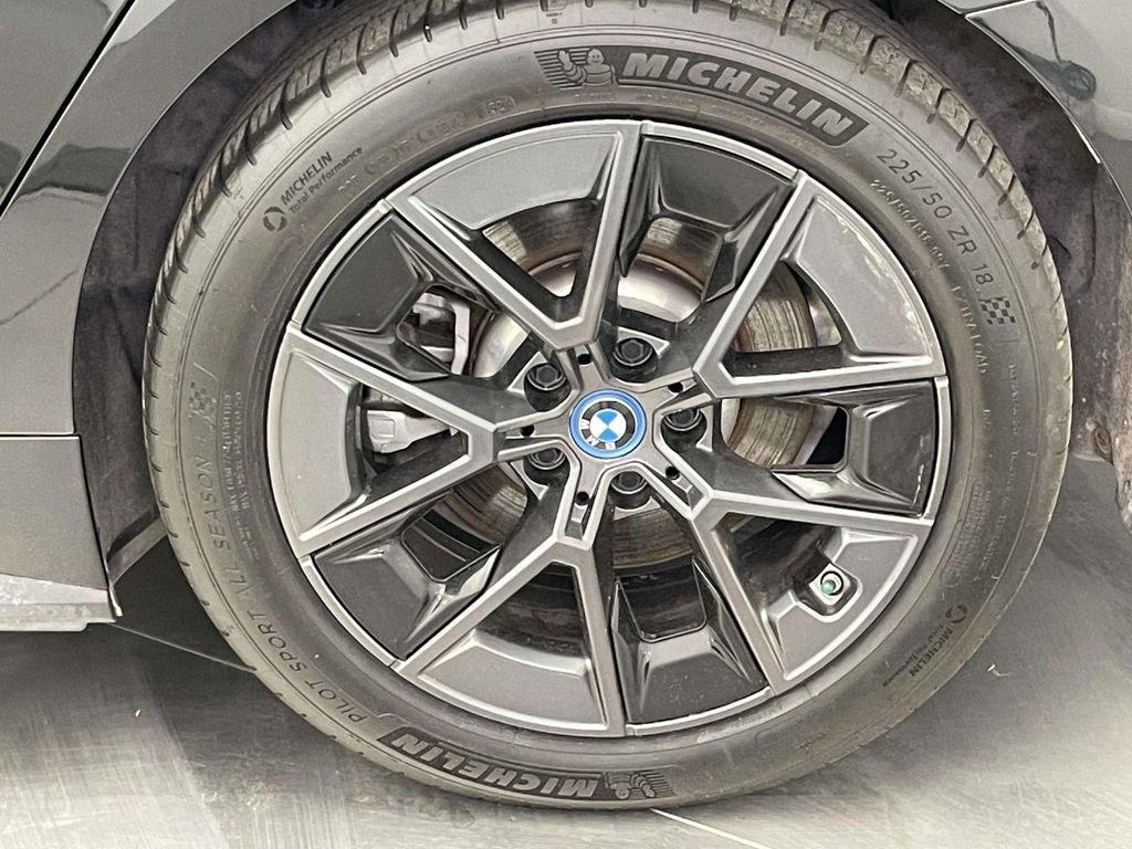 Used 2023 BMW i4 eDrive40 w/ Premium Package RWD image 12
