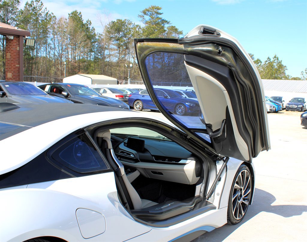 Used 2015 BMW i8 image 34