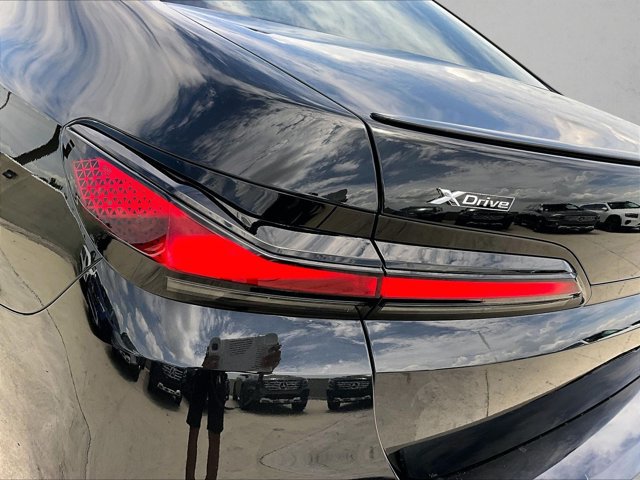 Used 2023 BMW 760i xDrive AWD/4WD image 30