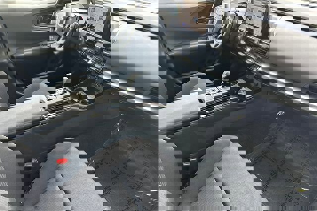 Used 2025 Toyota Prius LE FWD image 18