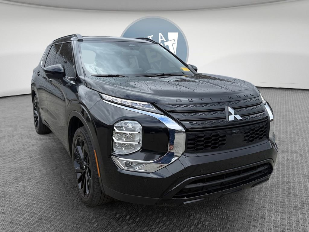 Used 2024 Mitsubishi Outlander SE Black Edition