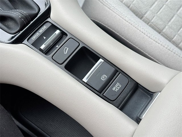 Used 2023 Honda HR-V LX image 31