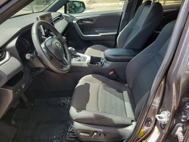 Used 2023 Toyota RAV4 SE image 12